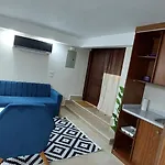 Marron Studios 6