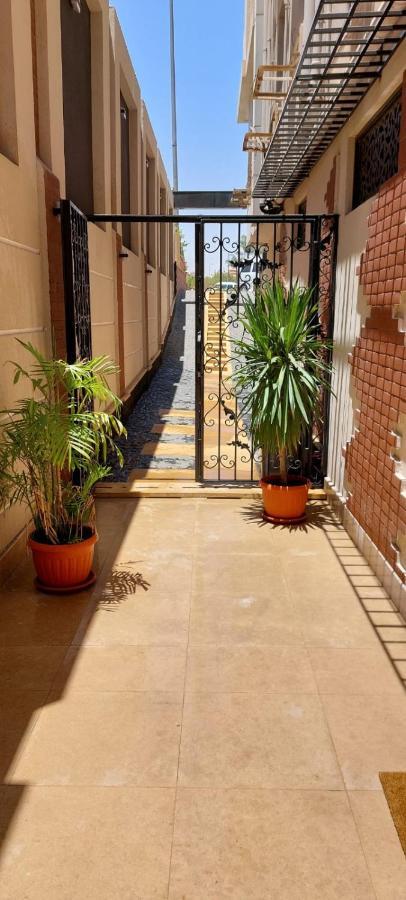 Marron 6 Apartment